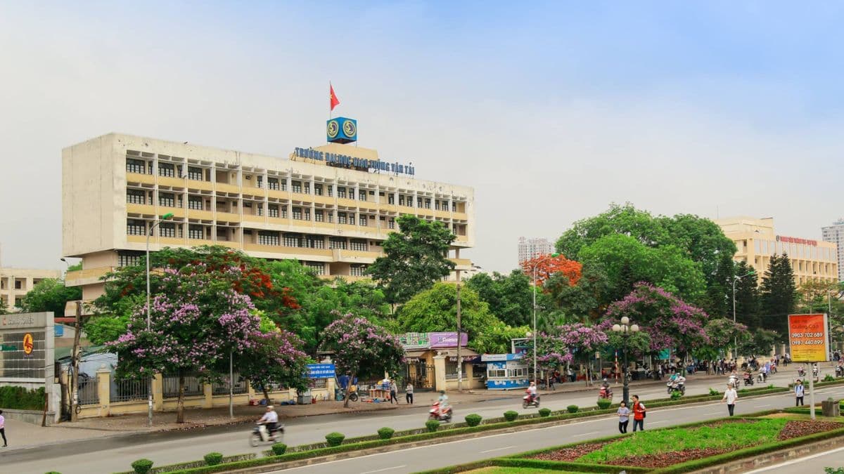 THÔNG BÁO TUYỂN SINH ĐẠI HỌC GIAO THÔNG VẬN TẢI (UTC) NĂM 2025